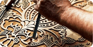 Statue Carver